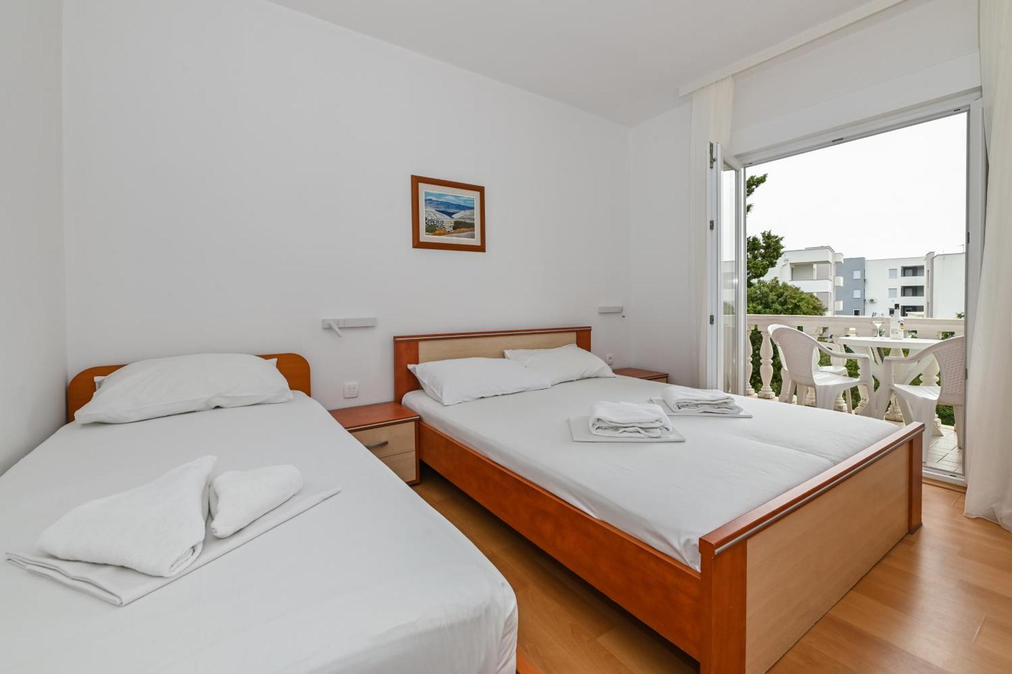 Seagull Pool Apartments & Studios Novalja Exterior photo