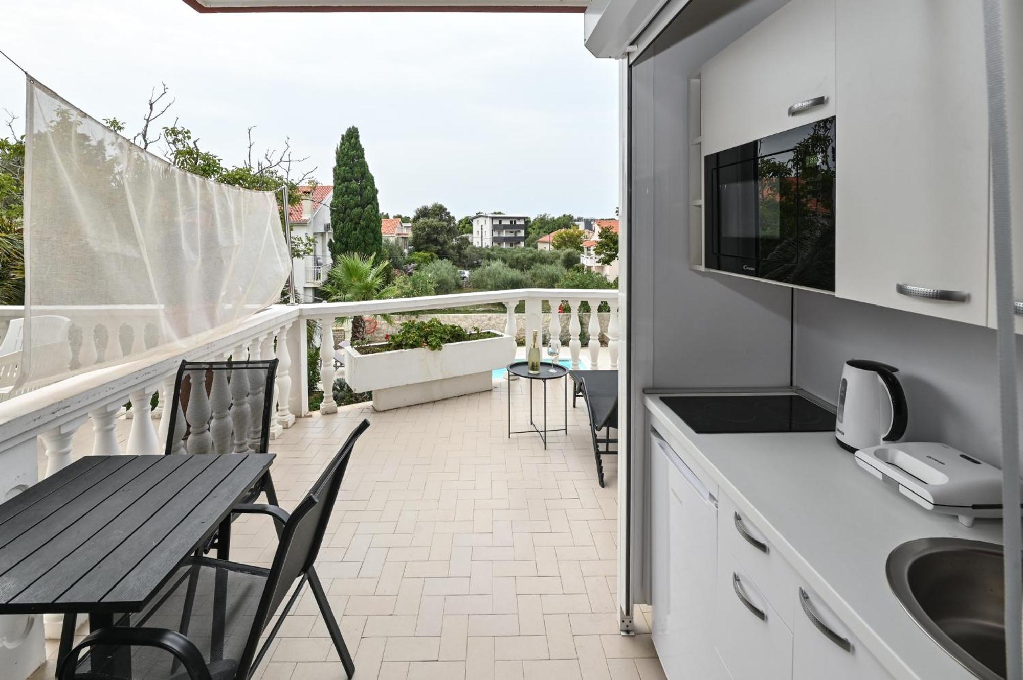 Seagull Pool Apartments & Studios Novalja Exterior photo