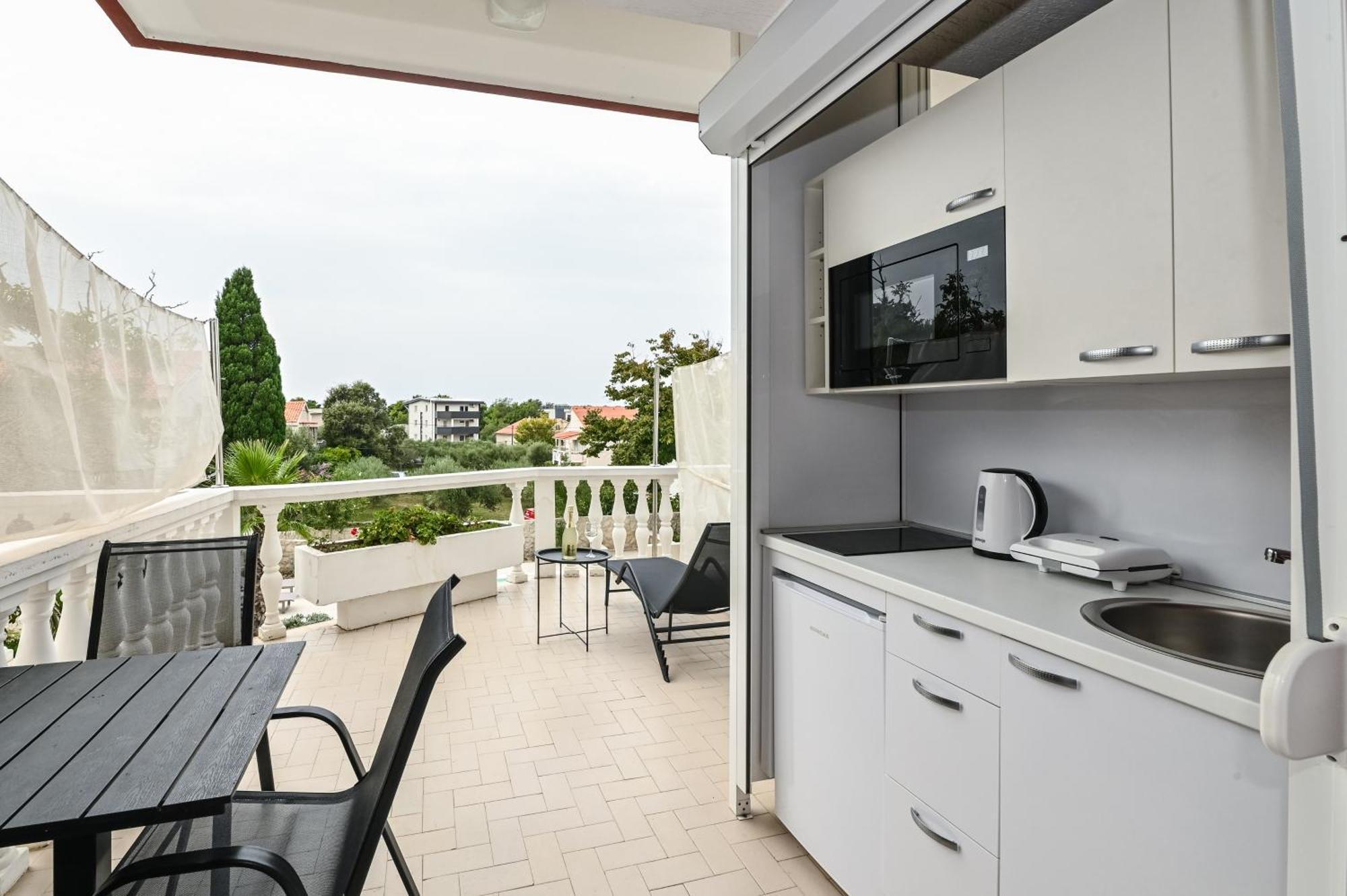 Seagull Pool Apartments & Studios Novalja Room photo