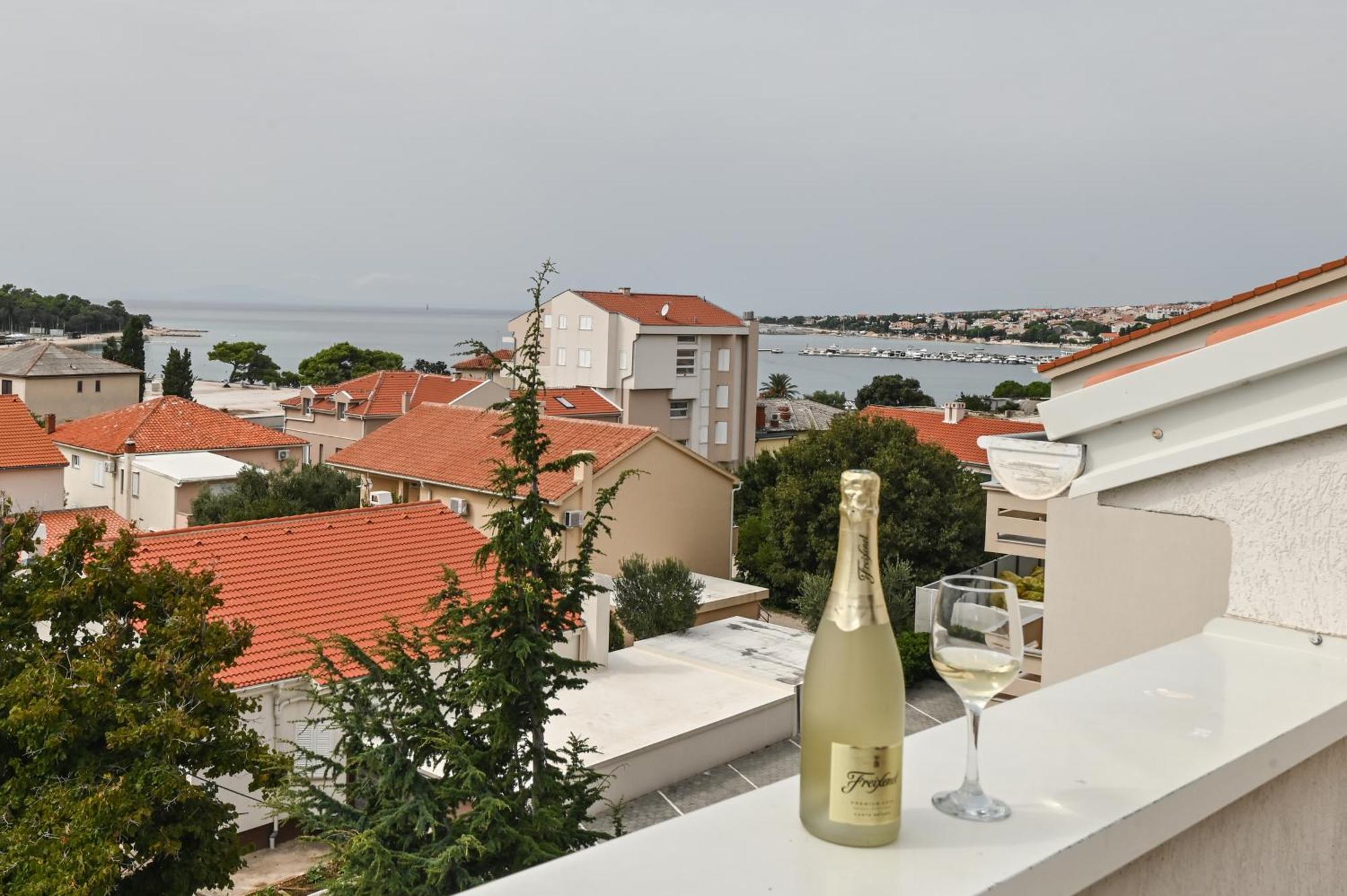 Seagull Pool Apartments & Studios Novalja Room photo